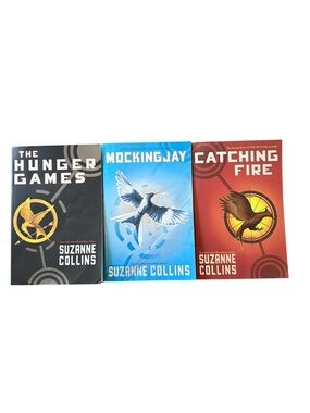 The Hunger Games Complete Trilogy Suzanne Collins 3 Book Set Paperback